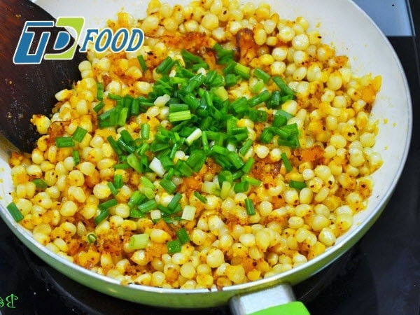 Hương vị ngọt béo khó cưỡng lại với bắp xào lắc xí muội